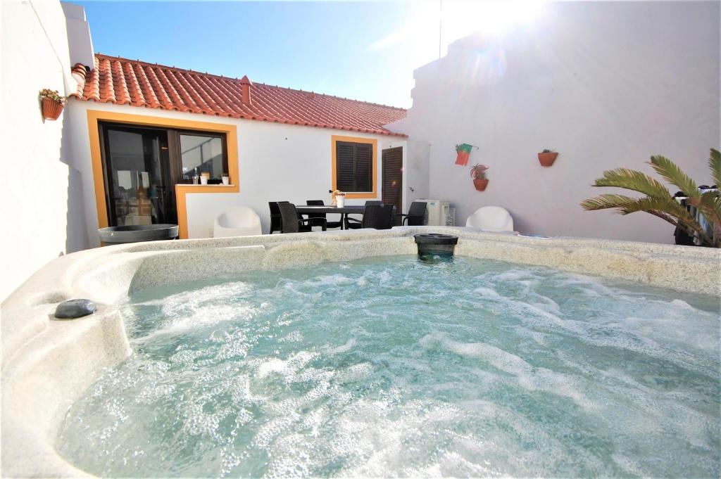 Vila - Mar - Private outdoor Jacuzzi - wifi & airco - by bedzy Rua Bairro dos Pescadores, 8200-000 Albufeira