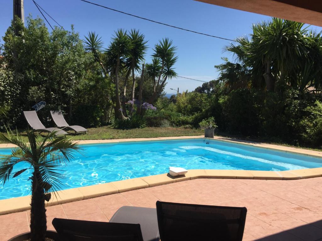 Maison de vacances Villa 150m2 piscine apercu mer climatisée 623 Route de la Benoîte 83320 Carqueiranne