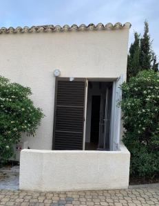 Villa 2 chambres 47m2 dans héliovillage quartier naturiste