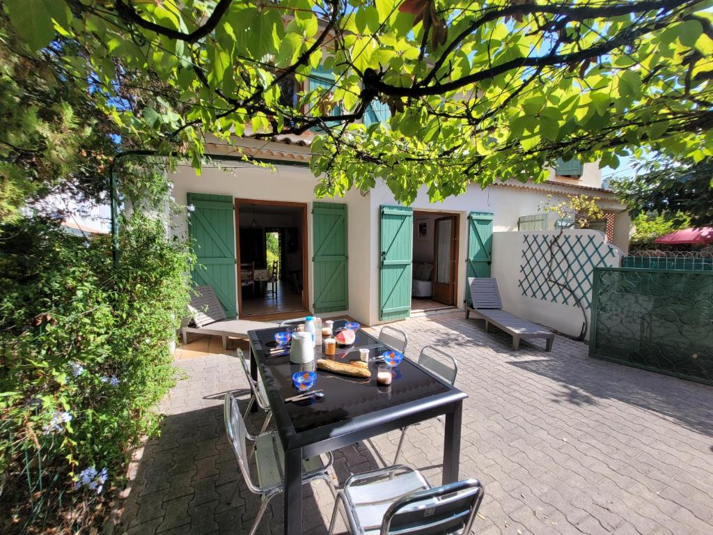 Maison de vacances Villa 78 m2 - Au Chant des Cigalous 776 Chemin des Faïsses 83140 Six-Fours-les-Plages