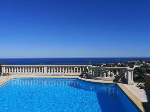 Villa ANTINEA, A SAINT AYGULF, PISCINE PRIVEE, VUE MER PANORAMIQUE