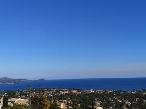 Villa ANTINEA, A SAINT AYGULF, PISCINE PRIVEE, VUE MER PANORAMIQUE