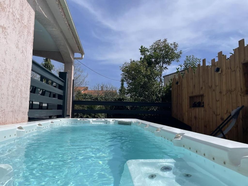 Villa avec piscine entièrement rénovée à 5min de la plage de pinia 8 Chemin des Horizons Verts, 20240 Ghisonaccia
