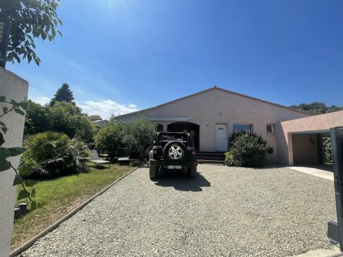 Villa avec piscine entièrement rénovée à 5min de la plage de pinia