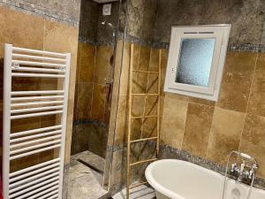 Villa avec Piscine & Jaccusy