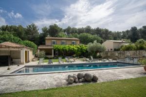 Villa avec vue sur le Luberon et piscine privée