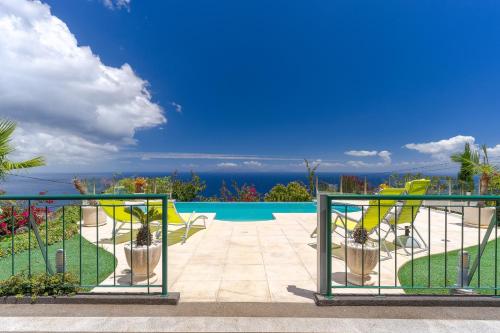 Villa Black Rock with pool