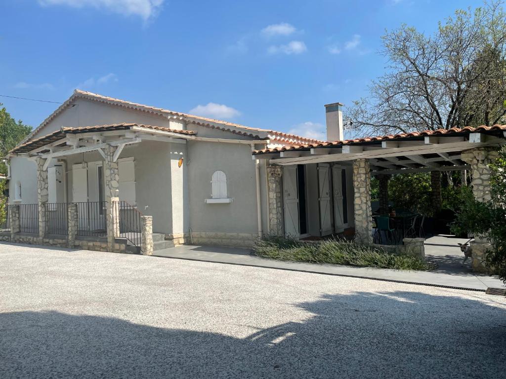 Maison de vacances Villa Camille 30 Avenue du Laquet 04280 Céreste