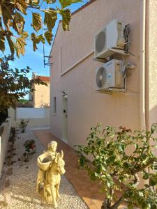 Villa Cara, 6 personnes, proche plage et commerces, secteur calme, Classé 3 étoiles