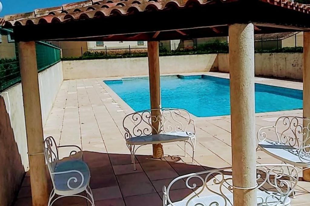 Maison de vacances Villa Club In Secured Residence With Swimming Pool 390 Avenue St Georges, Les Maisons de la Plage, Villa 55 83500 La Seyne-sur-Mer