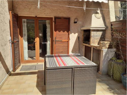 Villa club Sanary dans résidence fermée et arborée 10min a pied de la plage
