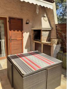 Villa club Sanary dans résidence fermée et arborée 10min a pied de la plage