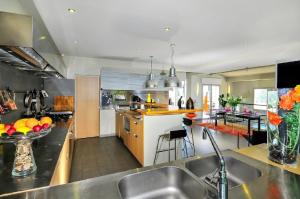 Villa Contemporaine Raffinée avec Climatisation