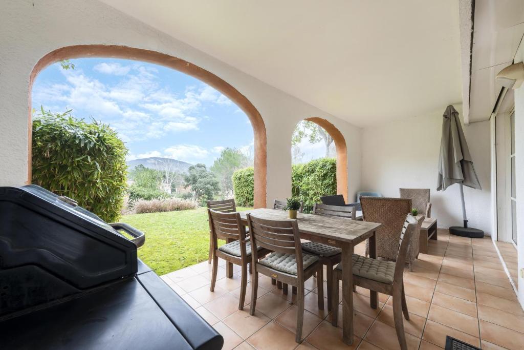 Villa des Chênes - Domaine Les Restanques 1113 Route de Bardasse, 3 allée des Chênes, 83310 Grimaud