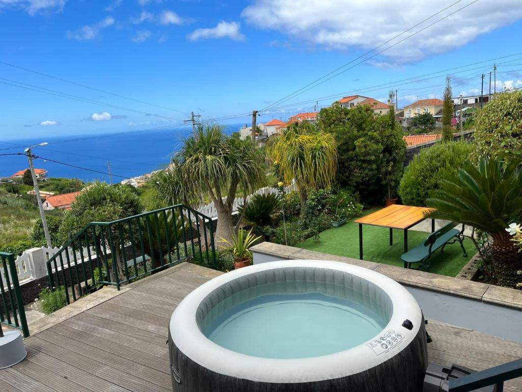 Villa Dinis by HR Madeira Estrada Dr Roberto Monteiro No 73, 9370-163 Calheta