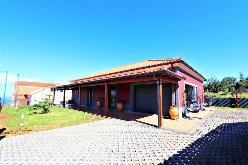 Villa Dream Caminho do Pico Alto, 31, 9270-041 Porto Moniz