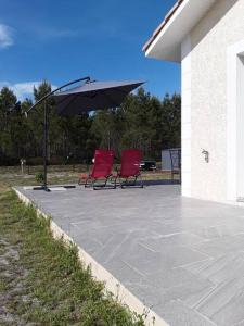 Villa en bordure de forêt .