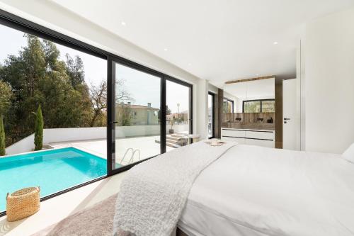Villa Floresta - Luxury Holiday Home with Private Pool - By SCH