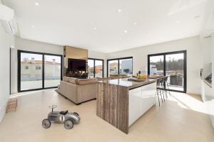 Villa Floresta - Luxury Holiday Home with Private Pool - By SCH