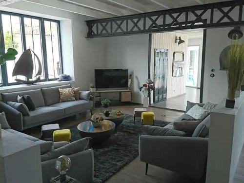 Villa in Nuaillé-d'Aunis with Sauna, Hot Tub and Barbecue