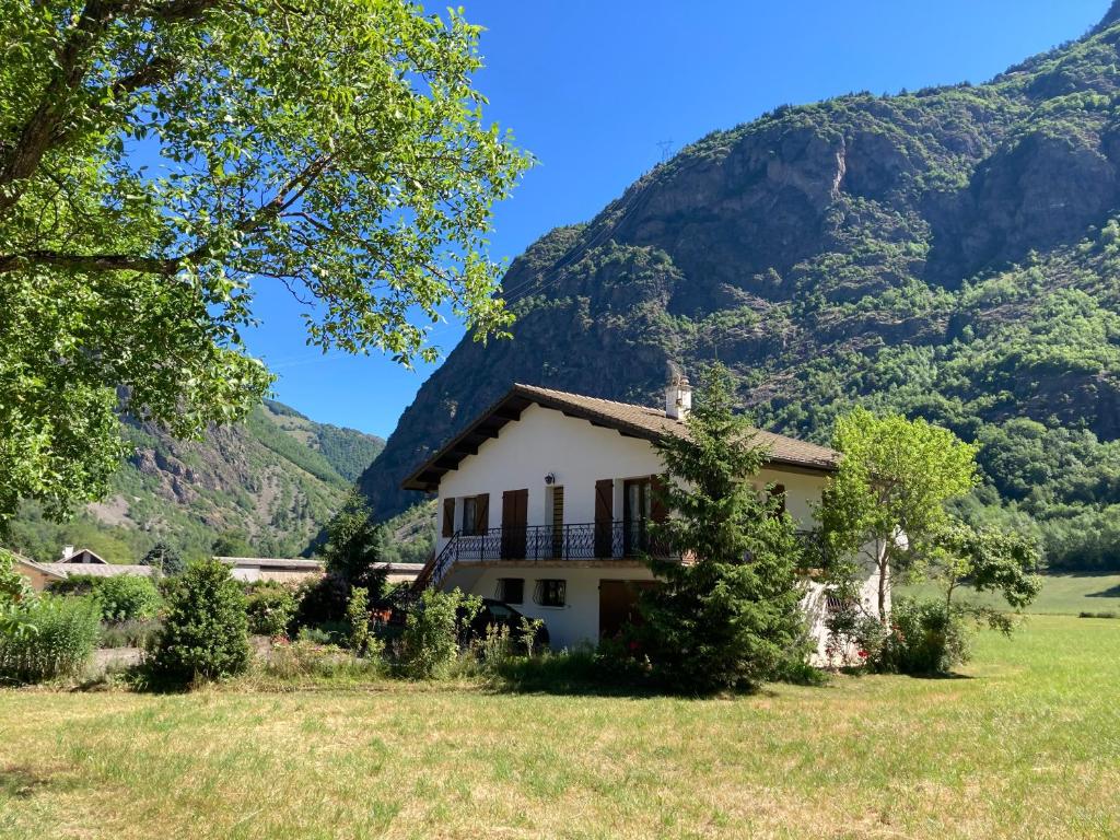 Maison de vacances Villa individuelle au coeur du Parc des Ecrins 312 Route de l'Atilier 38740 Entraigues