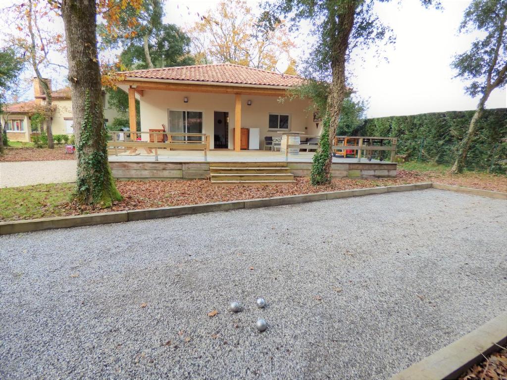 Maison de vacances *Villa Ivoire* Grand jardin-calme-terrain pétanque 899 Route du Quartier Caliot 40660 Messanges