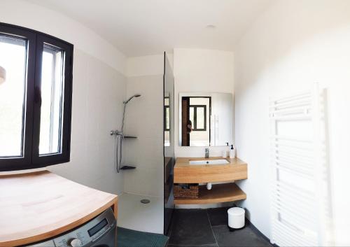 Villa-jacuzzi-1chb-jardin-10minsAixEnPce-QuartierChic