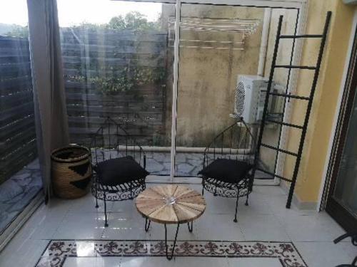 VILLA JASMIN, Rez de Jardin - Piscine privée chauffée, proche de Cannes