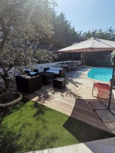 VILLA JASMIN, Rez de Jardin - Piscine privée chauffée, proche de Cannes