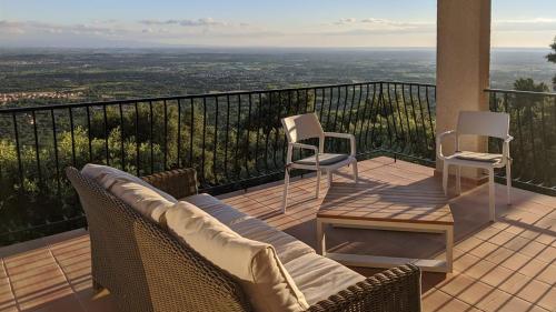 Villa Josephine: Vue magnifique sur mer et montagnes