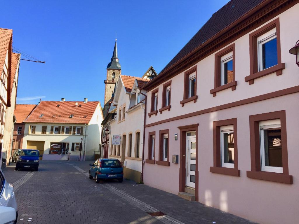 Villa Kerzenheimer Tor Hauptstrasse 22, 67307 Göllheim