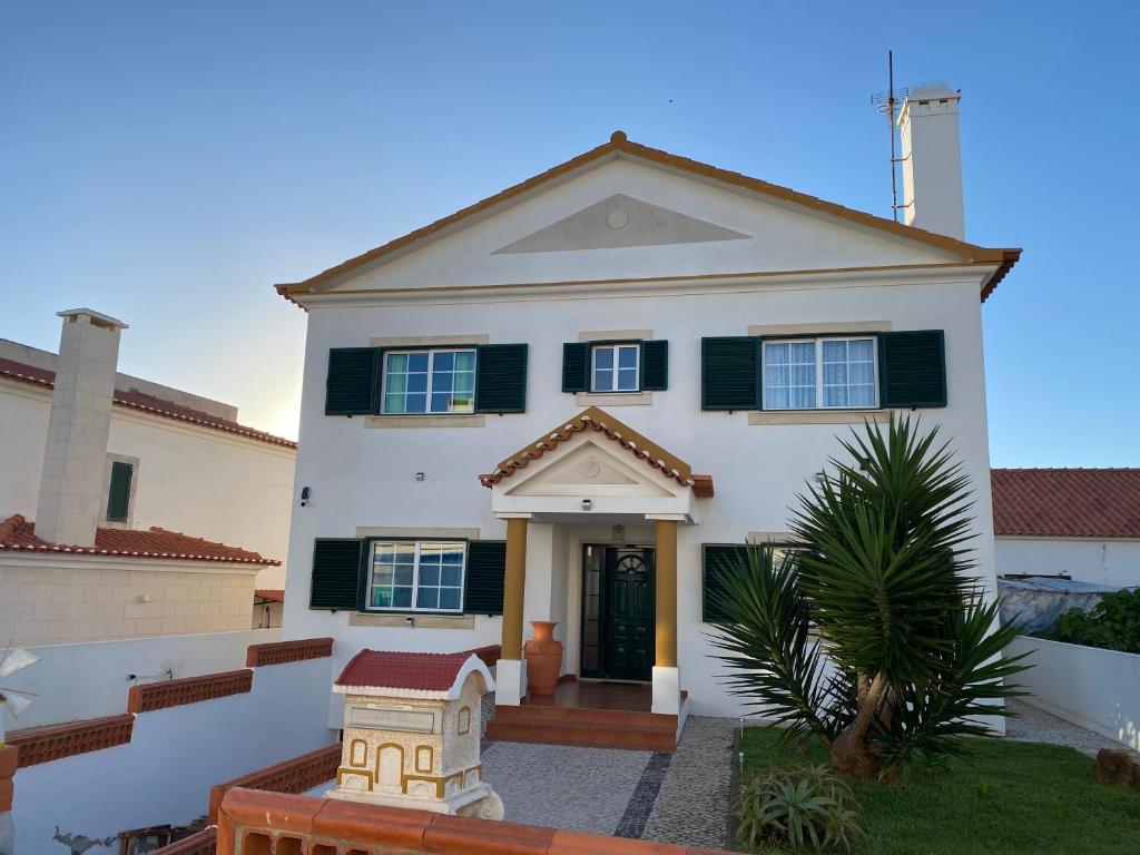 Villa Kethellen 28 Rua Conde Bandeira, 7520-437 Porto Covo