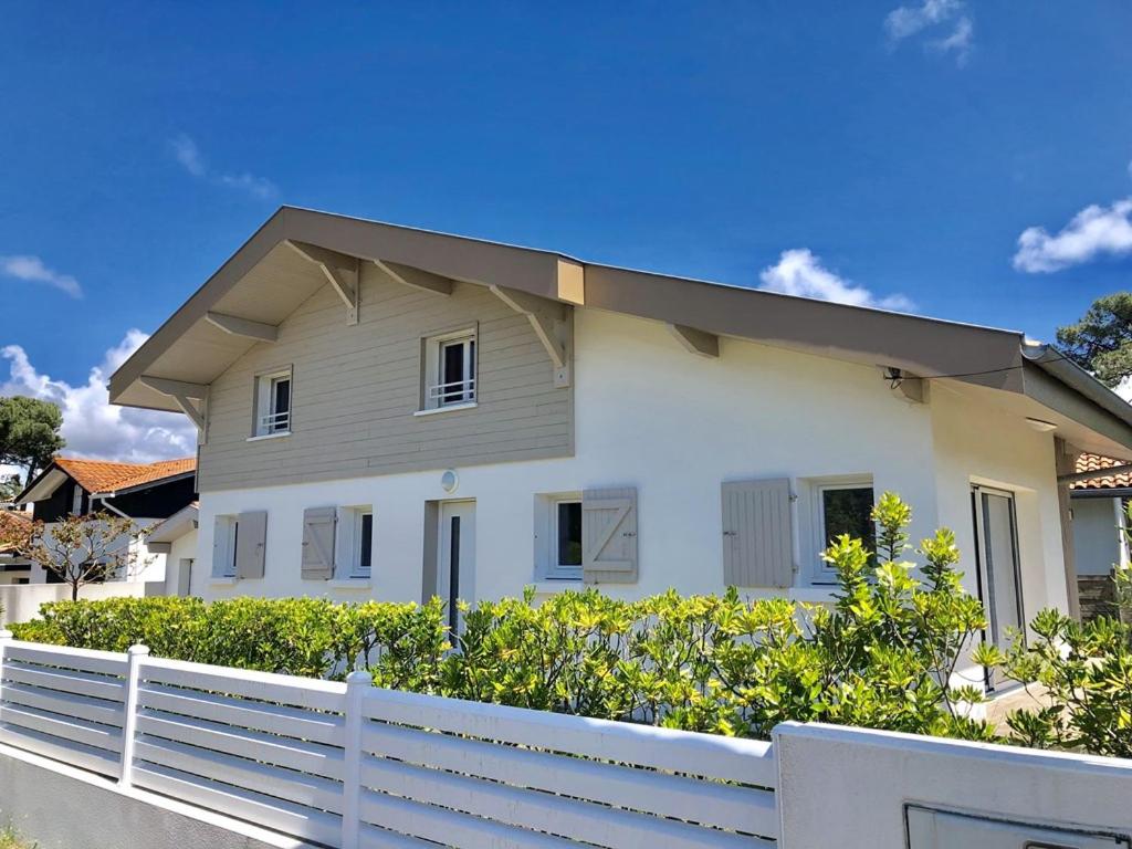 Villa La Plage Pour 7 Personnes A Proximite Du Port De Plaisance 20, rue des Basques, 40130 Capbreton