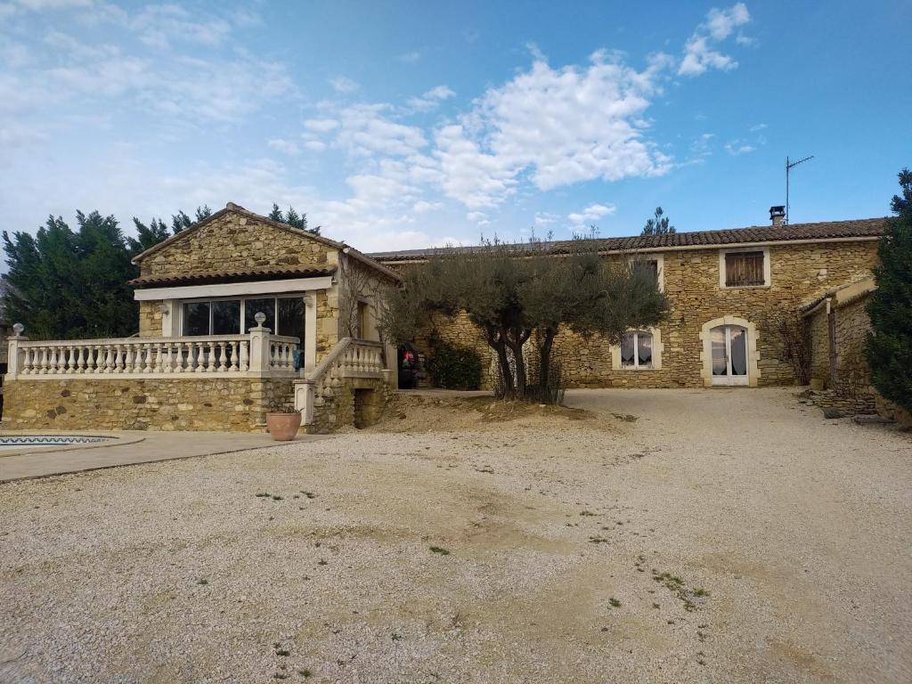 Villa La Roseraie avec accès piscine Hôtel La Roseraie 24290 Montignac