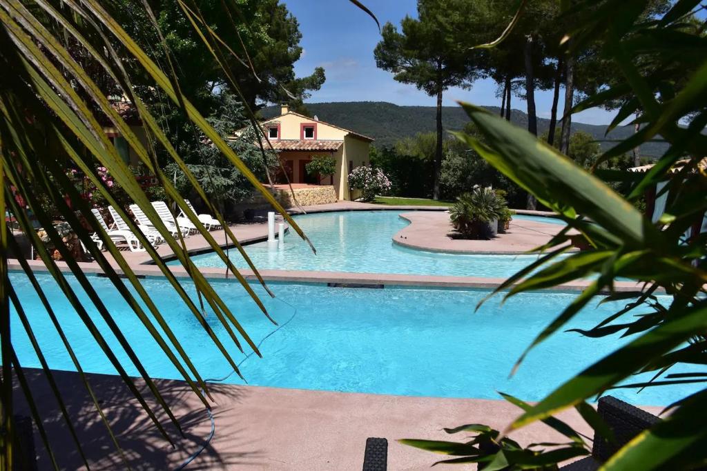 Maison de vacances Villa Lorna - 2 maisons - piscine partagée 449 route de Sillans 83630 Aups