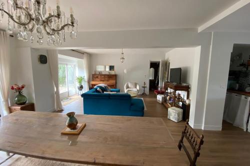 Villa Mirabelle with garden near the beach