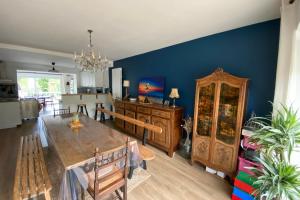 Villa Mirabelle with garden near the beach