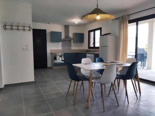Villa Neuve avec Piscine privée Vallon pont d'Arc - 2 chambres - 6personnes - cocon