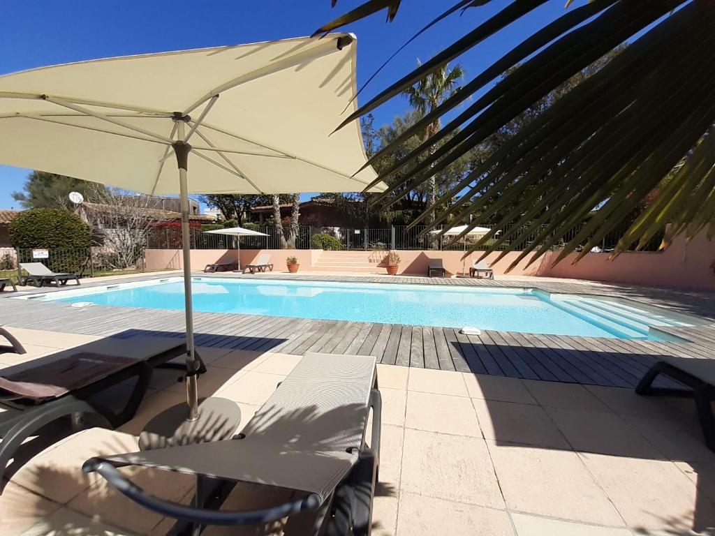 Maison de vacances Villa Pinarello climatisée avec piscine chauffée Alta Strada Lieu dit Grazzoso 20144 Sainte-Lucie-de-Porto-Vecchio