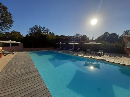Villa Pinarello climatisée avec piscine chauffée