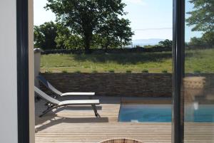 Villa pleine campagne, piscine chauffée , Lubéron