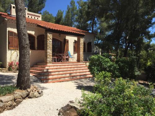 Villa provençale – grand jardin - 2 chambres