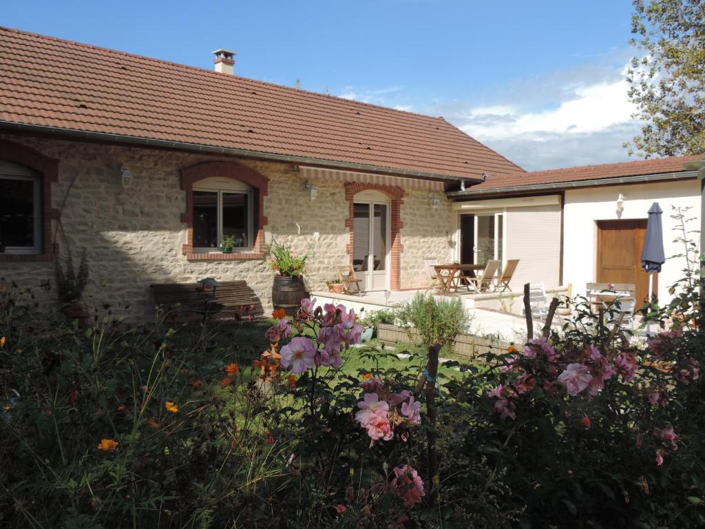 Villa Roland en Bourgogne 12 route de Remigny, 71150 Chagny