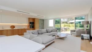 Villa Sadler - Clever Details , Central Vilamoura, Sleeps 6, luxury, walking distance