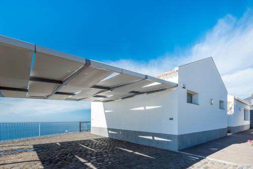 Villa São Lourenço - by MHM