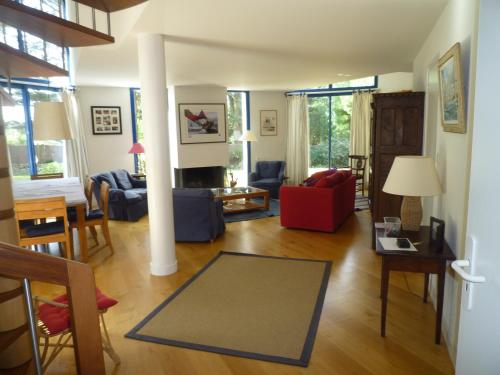 Villa Spacieuse avec Beau Jardin, Wifi, Port a 500m, Trinite sur Mer
