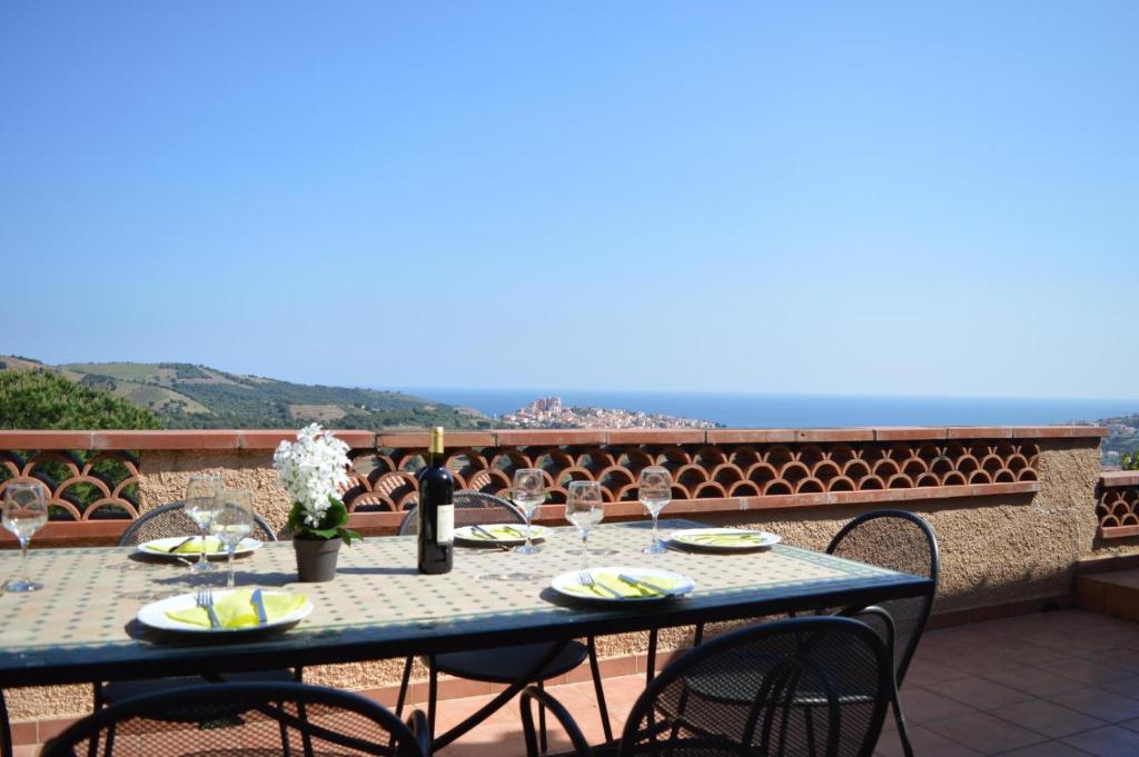 Villa superbe vue sur mer et sur la montagne jardin terrasses 3 Route des Cretes, 06560 Banyuls-sur-Mer