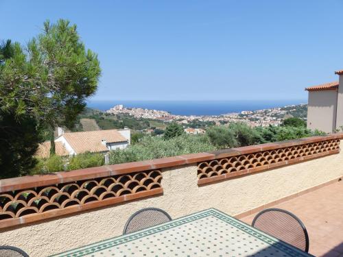 Villa superbe vue sur mer et sur la montagne jardin terrasses