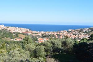Villa superbe vue sur mer et sur la montagne jardin terrasses