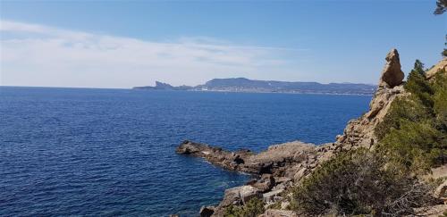 Villa T3 à 10' de Cassis - Piscine privée et cuisine d'été extérieure